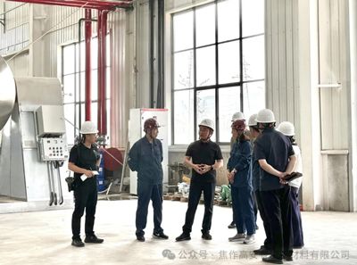 趙區(qū)長前來我廠現(xiàn)場調研企業(yè)生產(chǎn)經(jīng)營情況